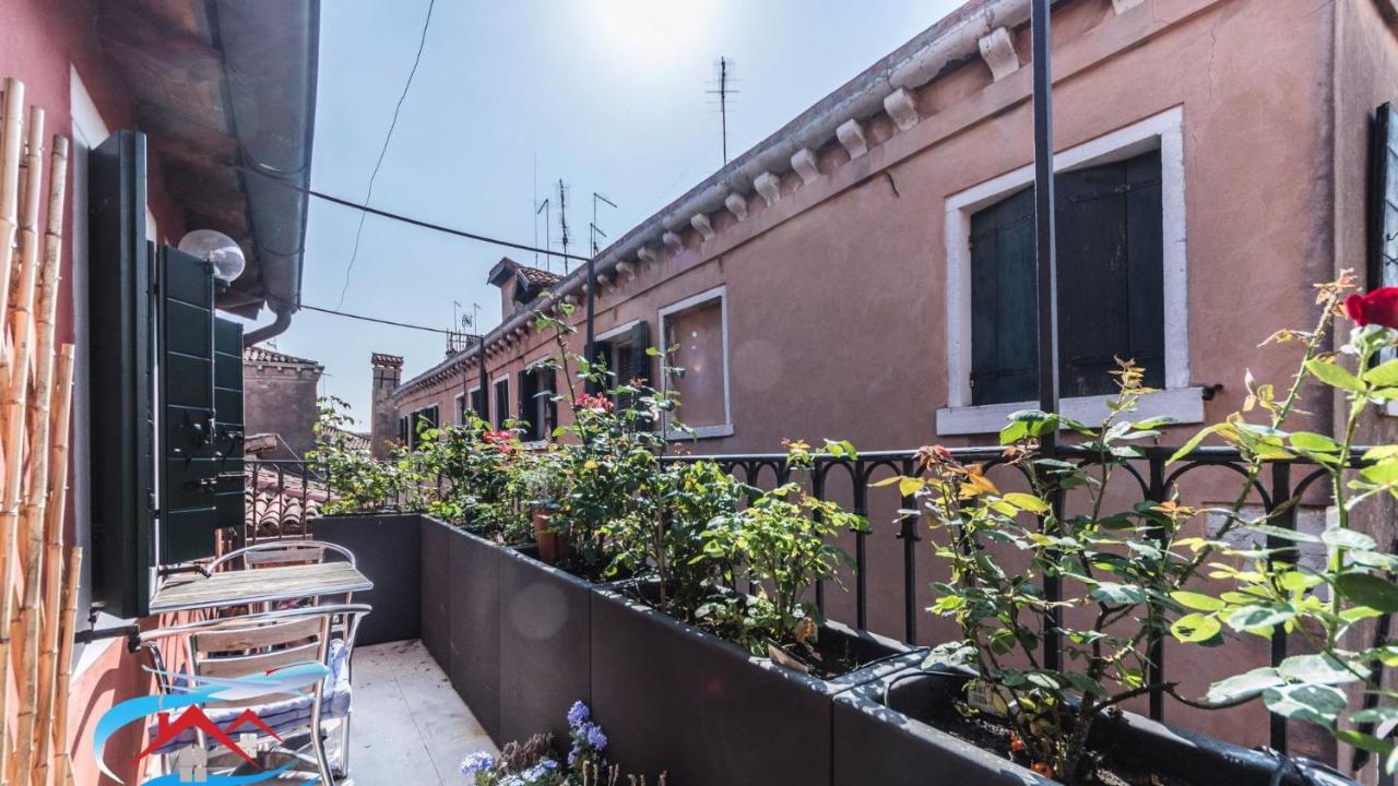 Ferienwohnung Au Nom De La Rose Venedig Exterior foto