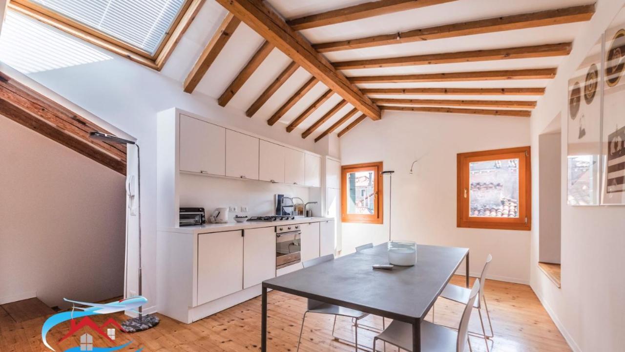 Ferienwohnung Au Nom De La Rose Venedig Exterior foto
